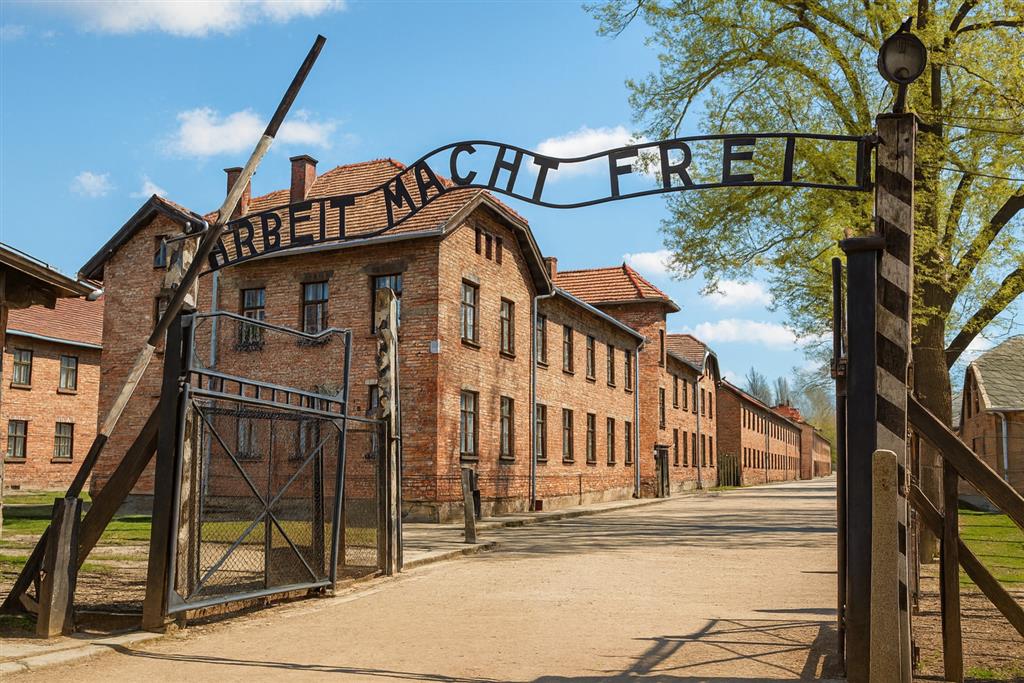 mgr. Lenka Klepáčková